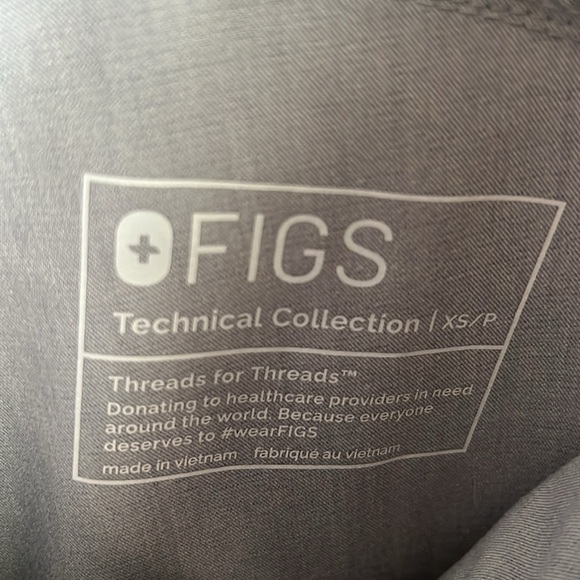 Figs Kade Cargo Scrub Pants - Picture 7 of 8